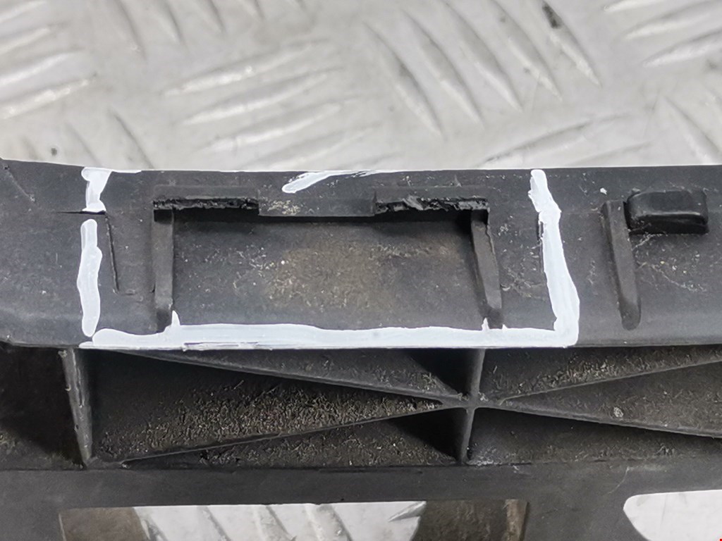 Кронштейн заднего бампера левый правый HYUNDAI i40 2011-2019