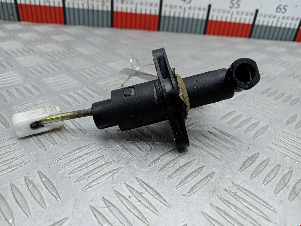 Цилиндр сцепления главный VOLKSWAGEN Polo IV 2001-2009