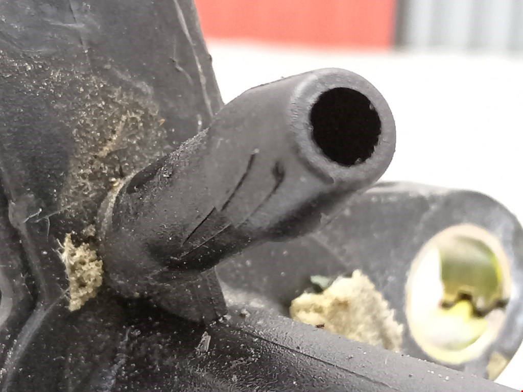 Цилиндр сцепления главный VOLKSWAGEN Polo IV 2001-2009