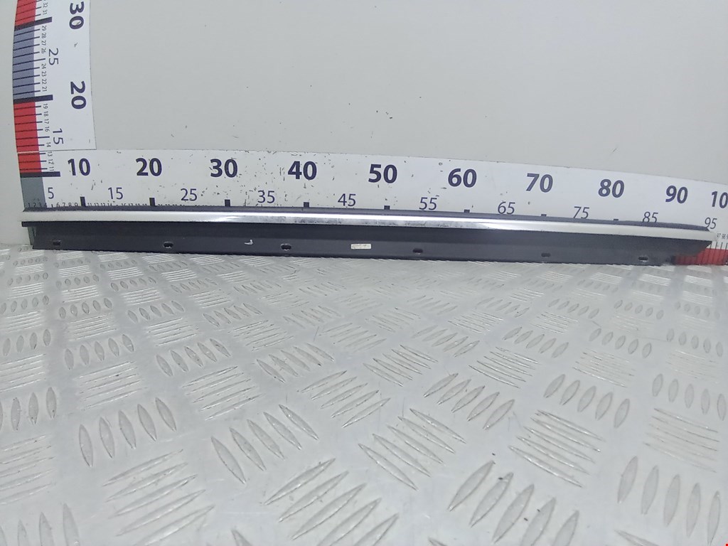 Накладка декоративная (молдинг) стекла двери задней левой Audi A6 C5 (1997-2005)