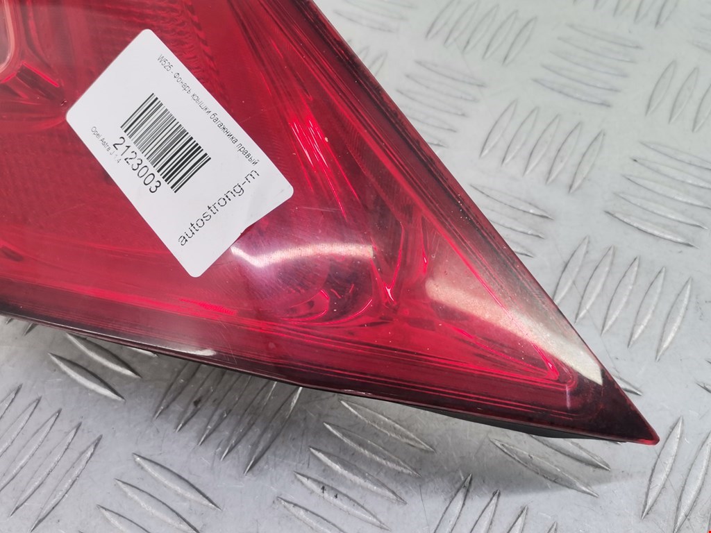 Фонарь задний внутренний правый OPEL Astra J 2009-2017