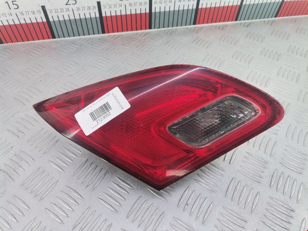 Фонарь задний внутренний левый OPEL Astra J 2009-2017