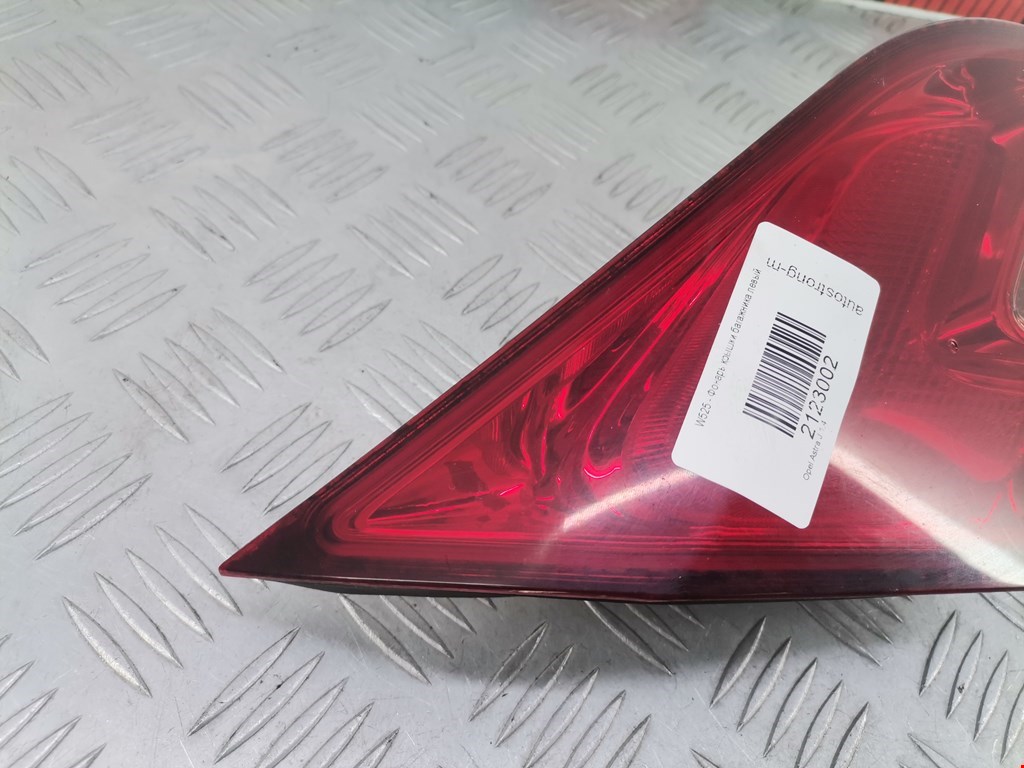 Фонарь задний внутренний левый OPEL Astra J 2009-2017