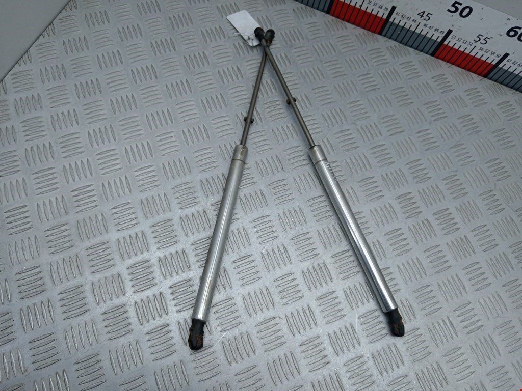 Амортизатор крышки (двери) багажника VOLKSWAGEN Polo IV 2001-2009