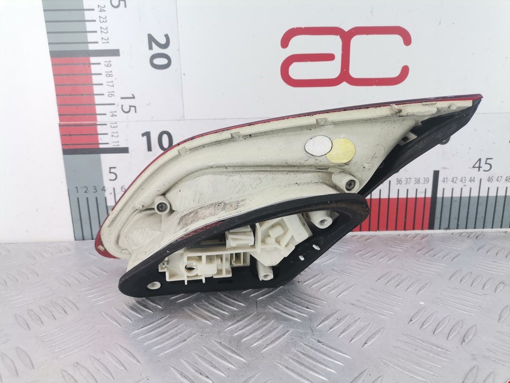 Фонарь задний внутренний левый OPEL Astra J 2009-2017