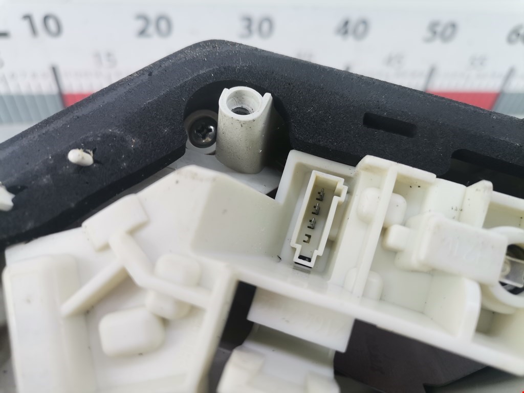 Фонарь задний внутренний левый OPEL Astra J 2009-2017