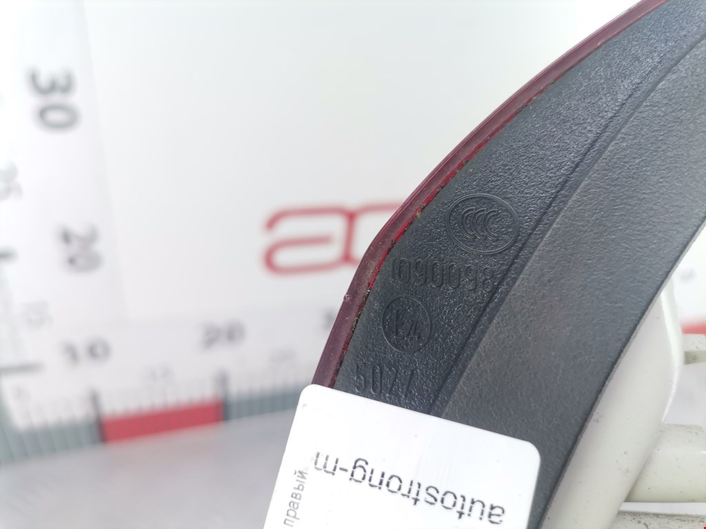 Фонарь задний внутренний правый OPEL Astra J 2009-2017