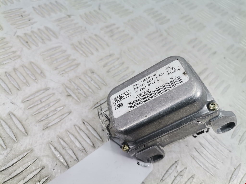 Датчик ускорения (курсовой устойчивости уровня оборотов) Ford Focus 1 (1998-2005)