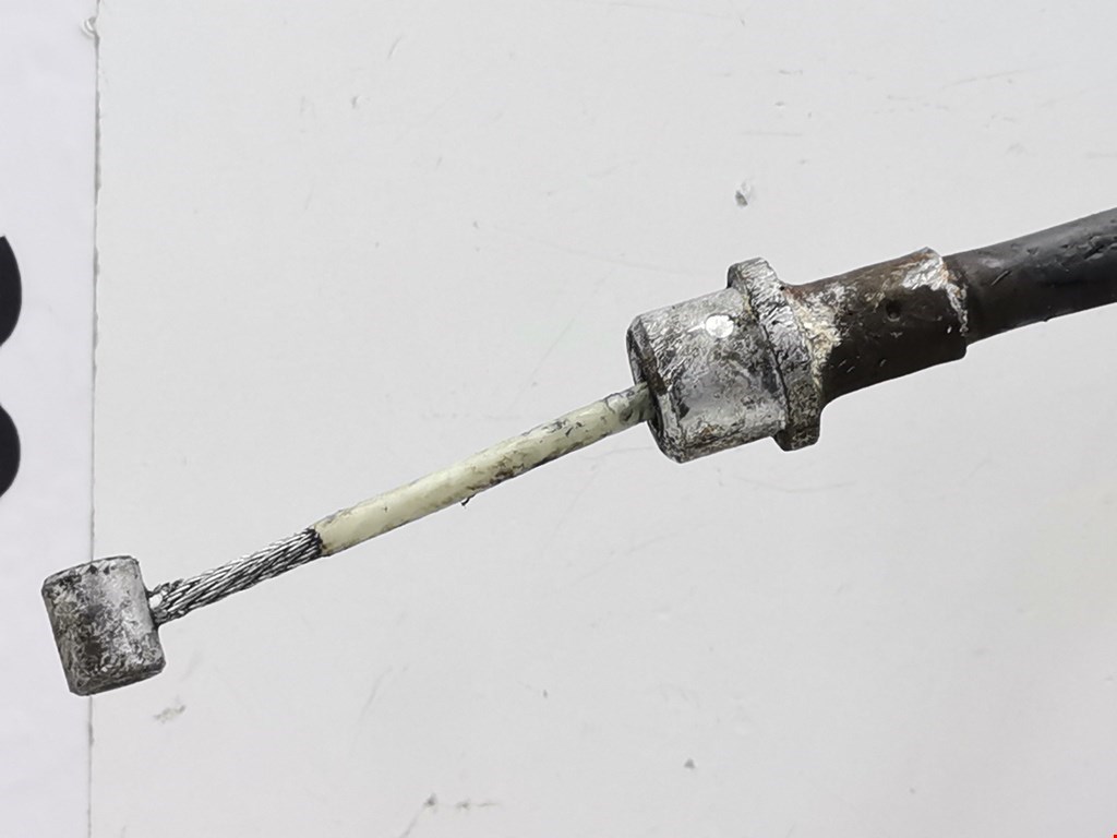 Трос стояночного тормоза левый/правый MITSUBISHI Galant VIII 1996-2006