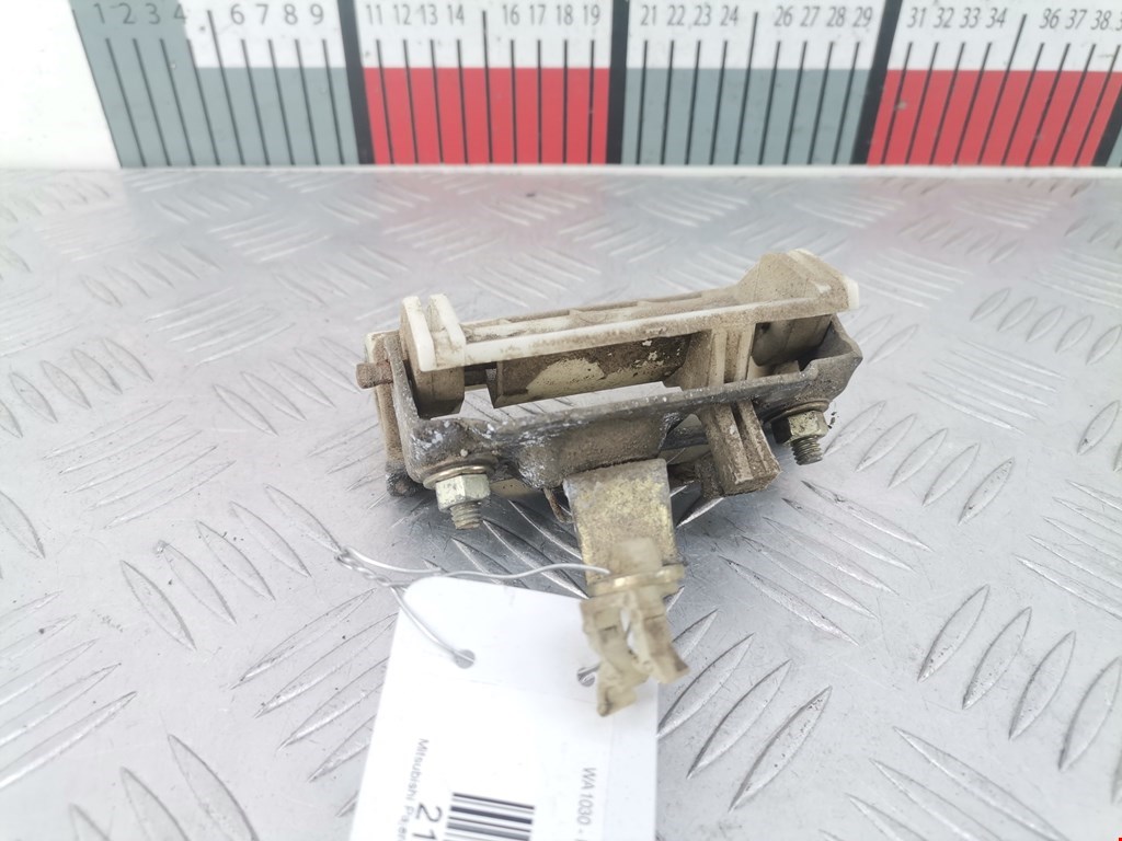 Ручка двери багажника наружная MITSUBISHI Pajero Pinin H6,H7 1998-2006