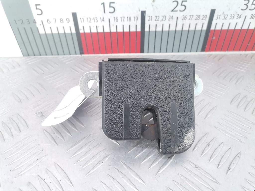 Замок багажника (крышки двери) VOLKSWAGEN Touran 2003-2010