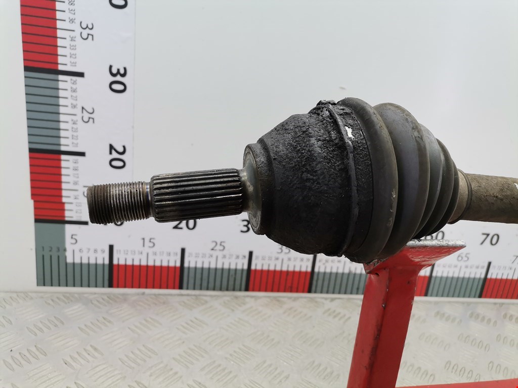 Полуось (привод, приводной вал) передняя левая FORD Focus I 1998-2005