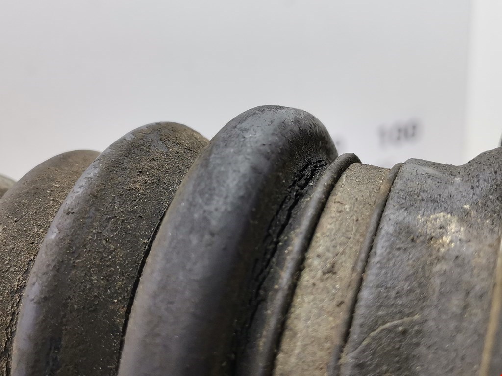 Полуось (привод, приводной вал) передняя правая VOLKSWAGEN Sharan 1995-2010