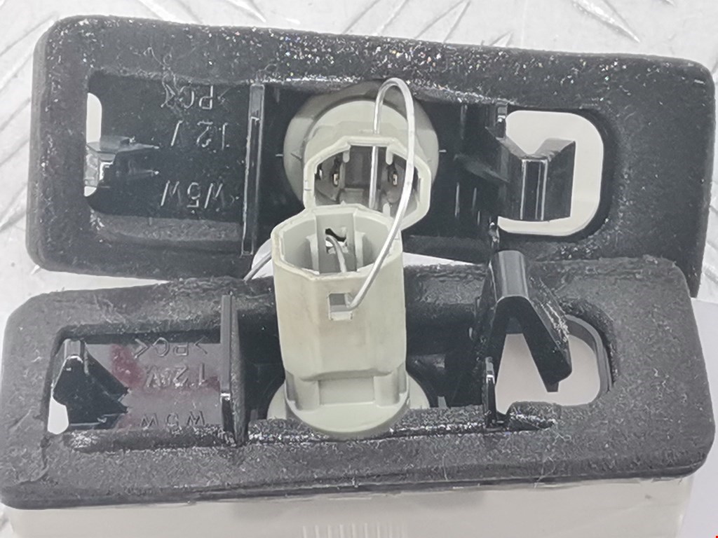 Фонарь подсветки номера TOYOTA Prius III XW30 2009-2015