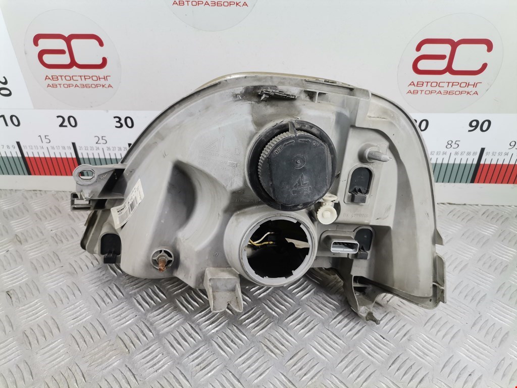 Фара правая NISSAN Inerstar 1997-2010