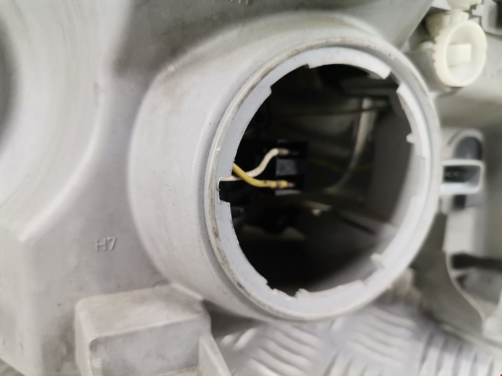 Фара правая NISSAN Inerstar 1997-2010