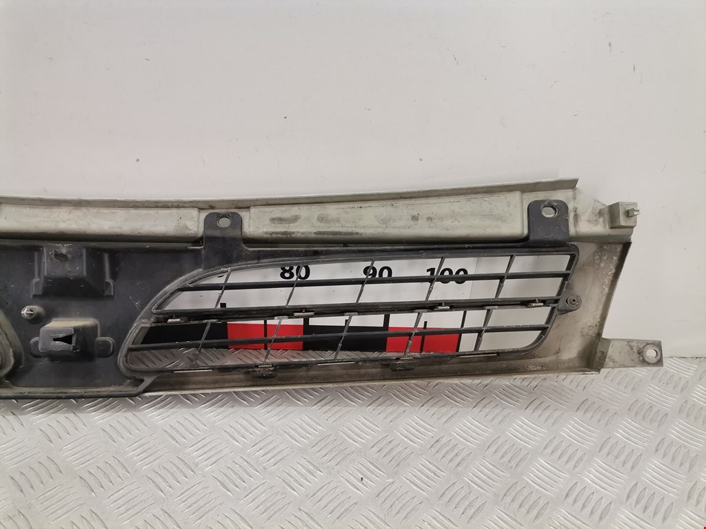 Решетка радиатора NISSAN Inerstar 1997-2010