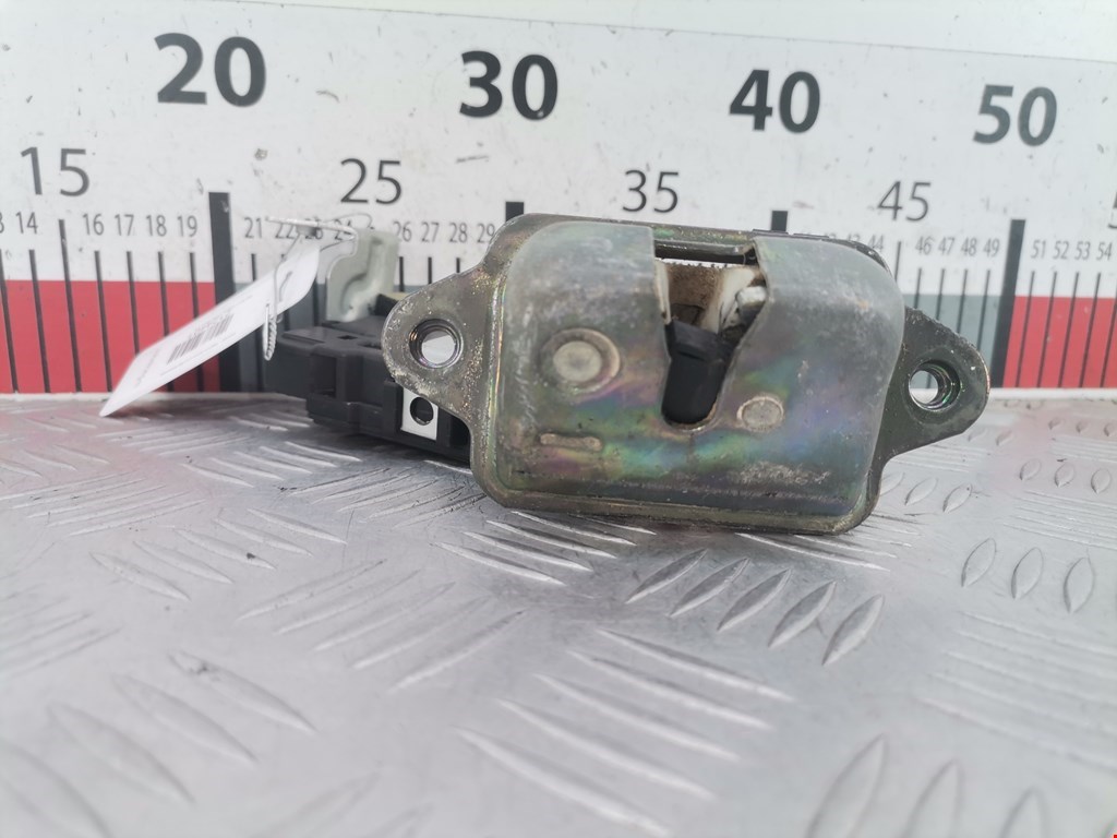 Замок багажника (крышки двери) SUBARU Legacy 1998-2004