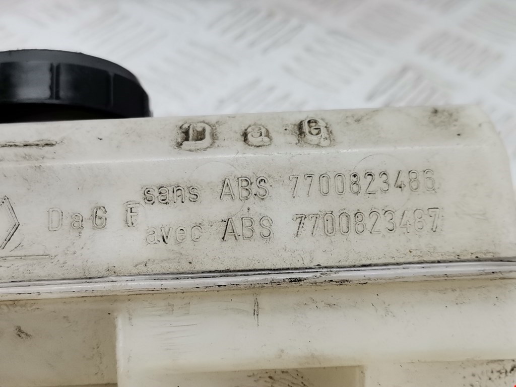 Бачок главного тормозного цилиндра RENAULT Espace 1997-2003