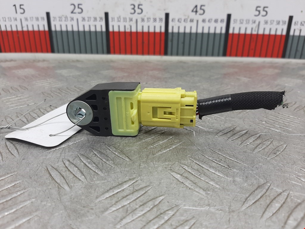 Датчик AIR BAG (подушек безопасности) TOYOTA Prius III XW30 2009-2015