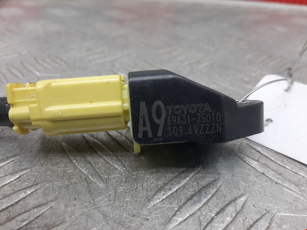 Датчик AIR BAG (подушек безопасности) TOYOTA Prius III XW30 2009-2015