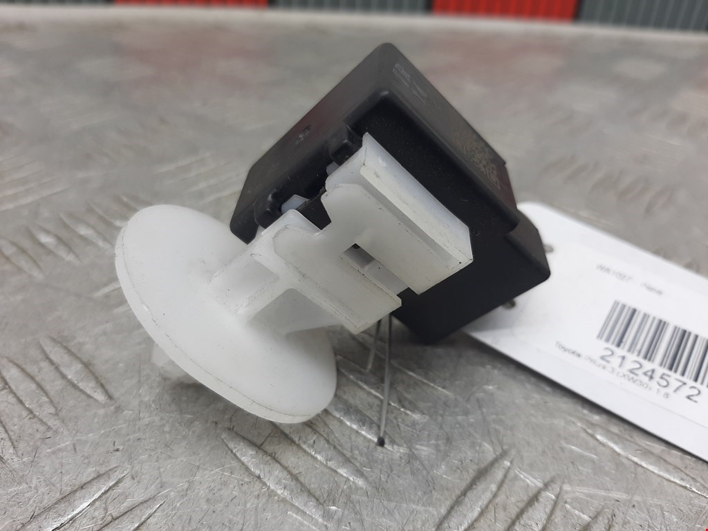 Реле TOYOTA Prius III XW30 2009-2015