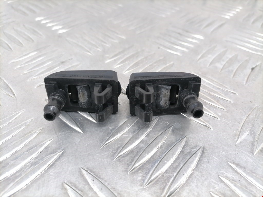 Форсунка омывателя лобового стекла SKODA Octavia A5 1Z- 2004-2013