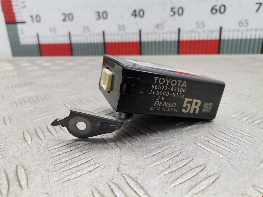 Блок управления центральным замком TOYOTA Prius III XW30 2009-2015