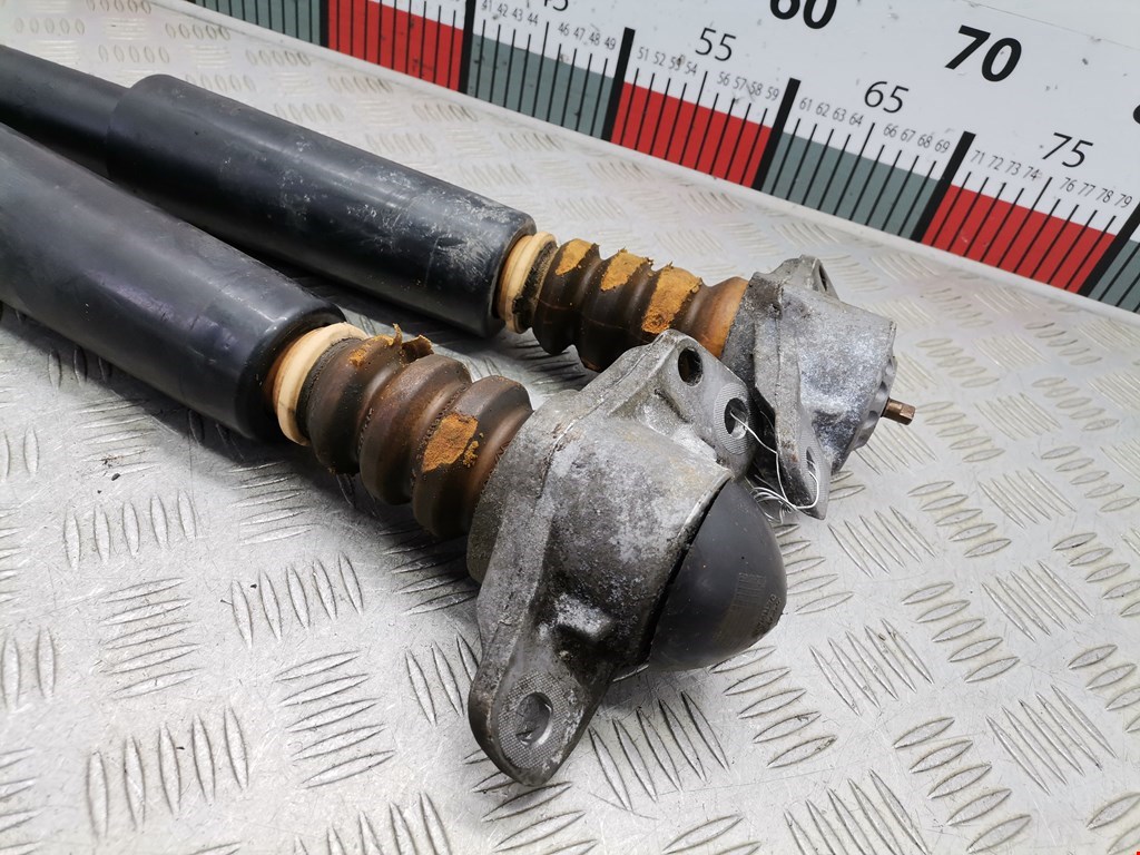 Амортизатор задний левый VOLKSWAGEN Passat B6 2005-2011