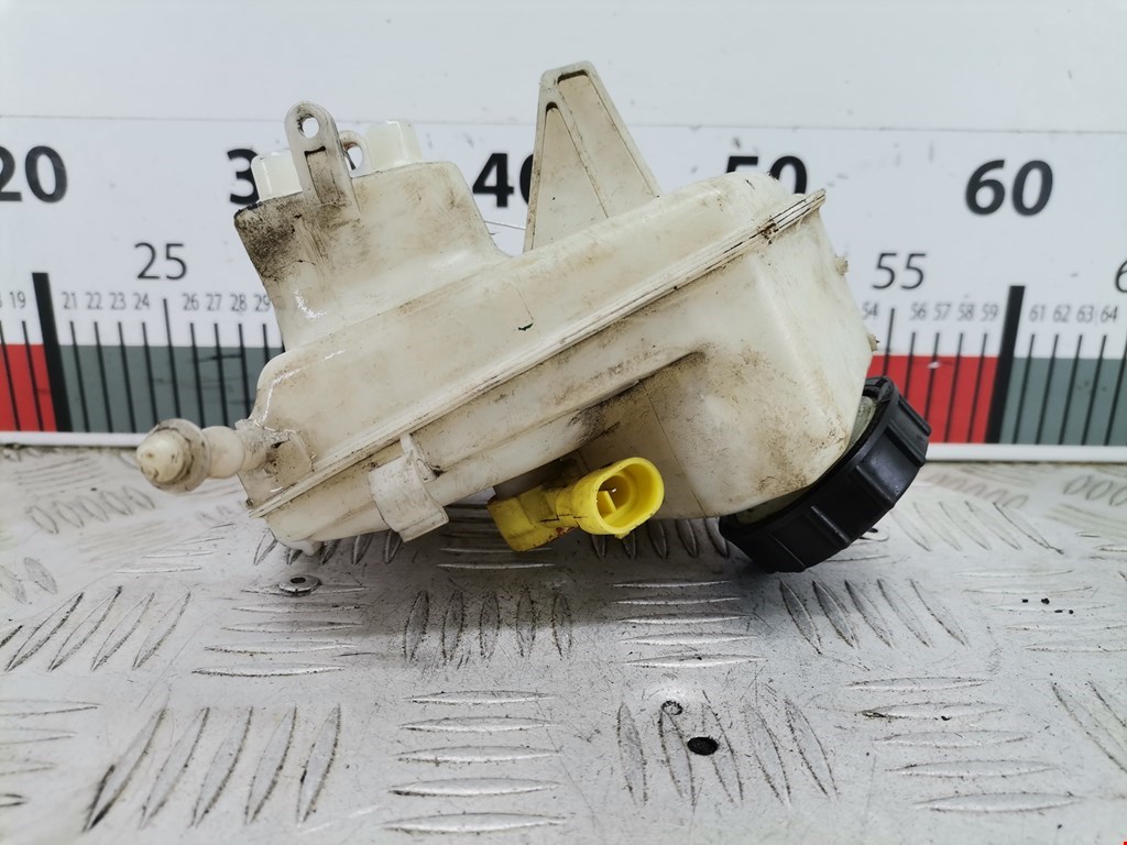 Бачок главного тормозного цилиндра OPEL Astra J 2009-2017