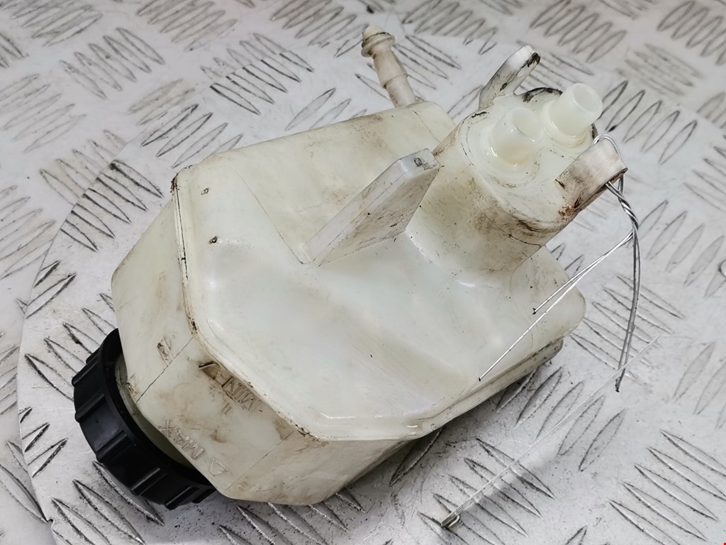 Бачок главного тормозного цилиндра OPEL Astra J 2009-2017