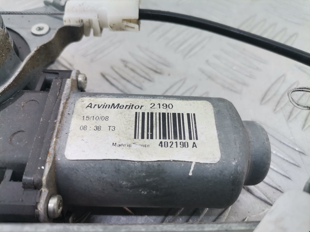 Стеклоподъемник задний правый NISSAN Qashqai J10 2006-2013