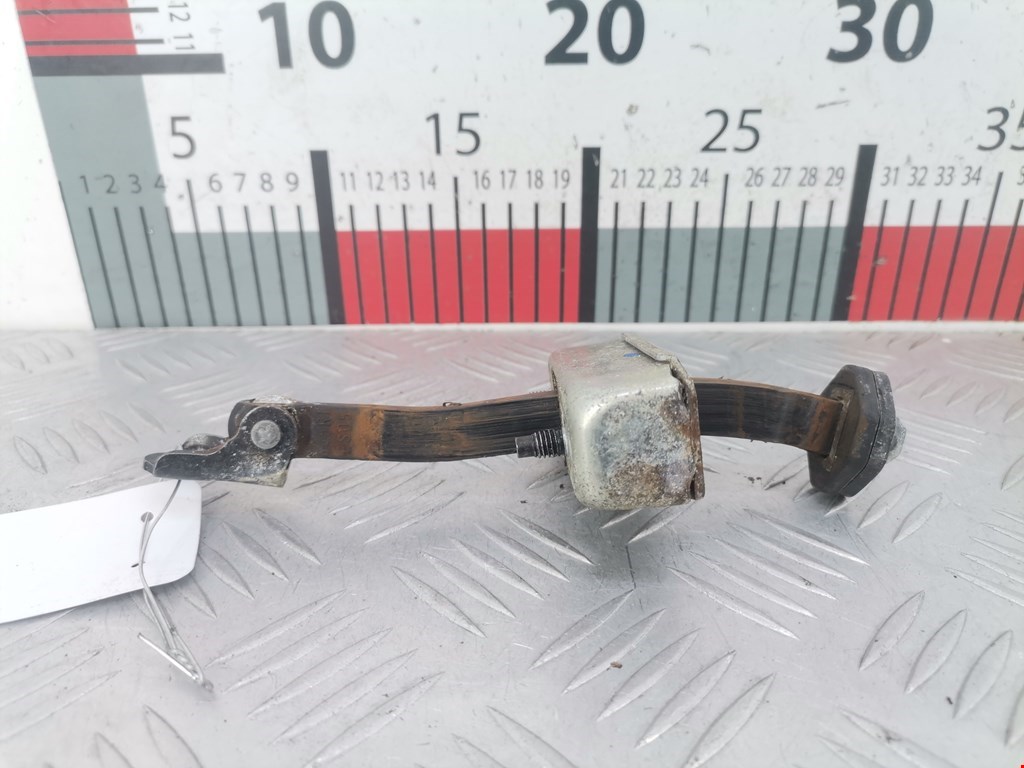 Ограничитель открывания двери TOYOTA Avensis 2009-2015