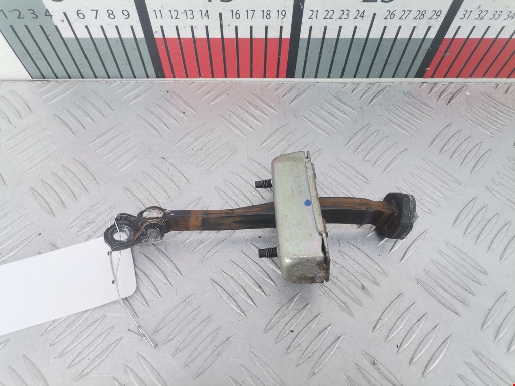 Ограничитель открывания двери TOYOTA Avensis 2009-2015