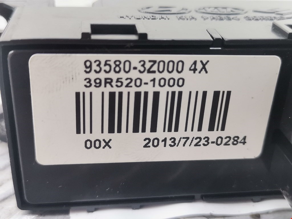 Кнопка стеклоподъемника HYUNDAI i40 2011-2019