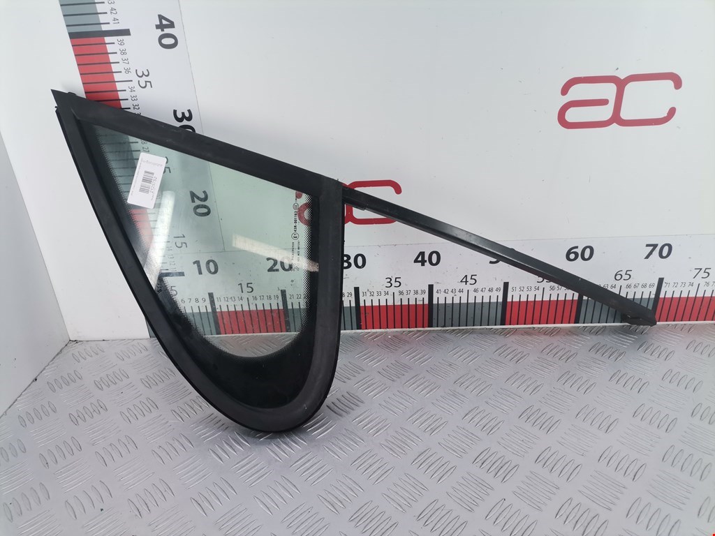 Стекло форточки двери передней правой Peugeot 207 (2006-2014)