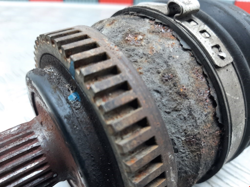 Полуось (привод, приводной вал) передняя левая HYUNDAI i40 2011-2019