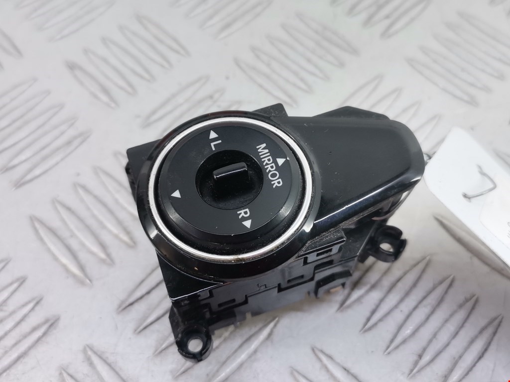 Блок управления зеркалами HYUNDAI i40 2011-2019