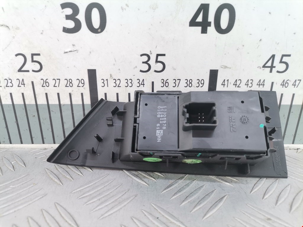 Блок управления стеклоподъемниками OPEL Astra J 2009-2017