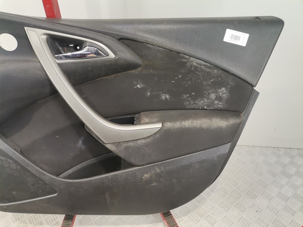 Обшивка двери передняя правая OPEL Astra J 2009-2017