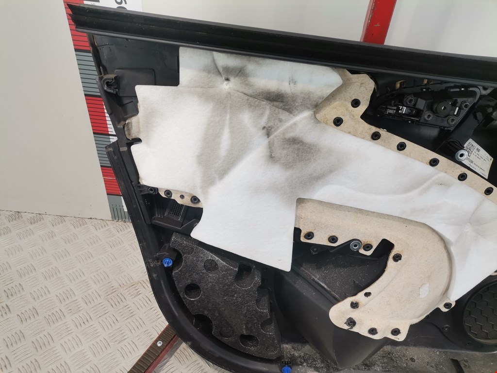 Обшивка двери передняя правая OPEL Astra J 2009-2017