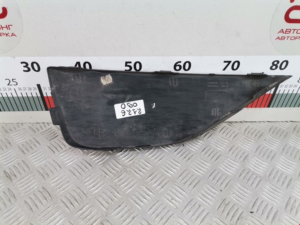 Решетка в бампер SEAT Ibiza 2008-2017