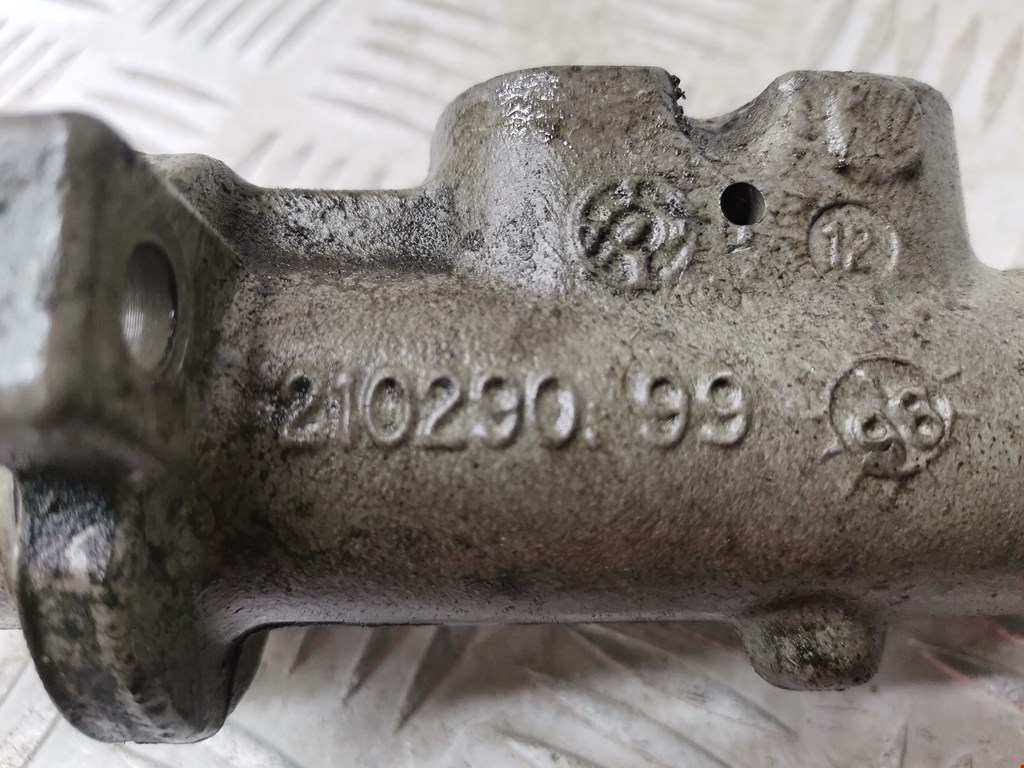 Цилиндр тормозной главный FORD Mondeo II 1996-2000