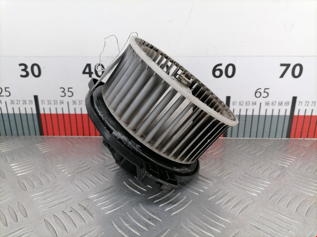 Моторчик (мотор) отопителя салона MITSUBISHI Pajero II 1990-2004