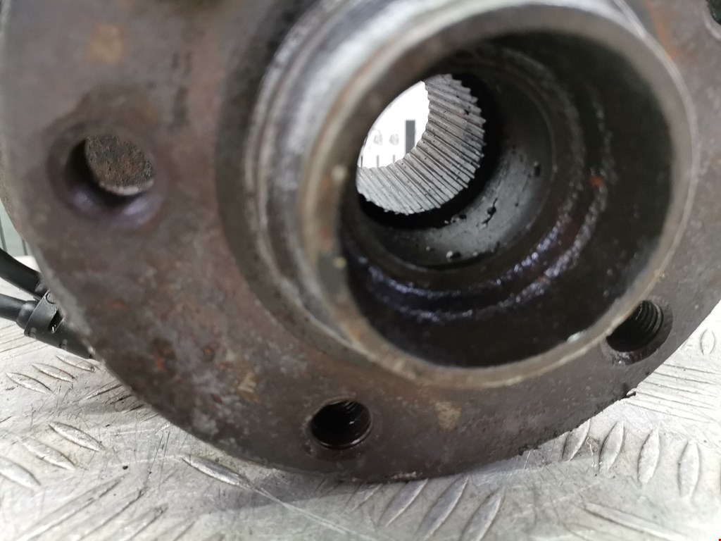 Ступица передняя левая SEAT Alhambra 1996-2010