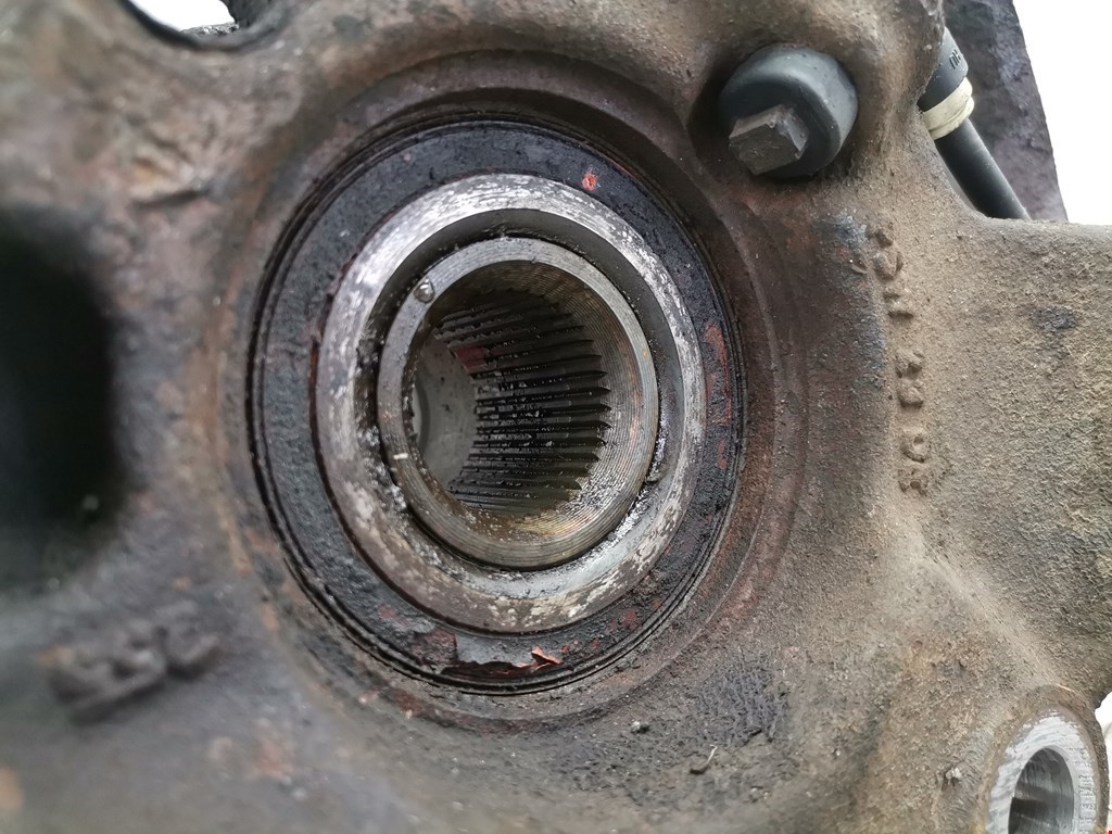 Ступица передняя левая SEAT Alhambra 1996-2010