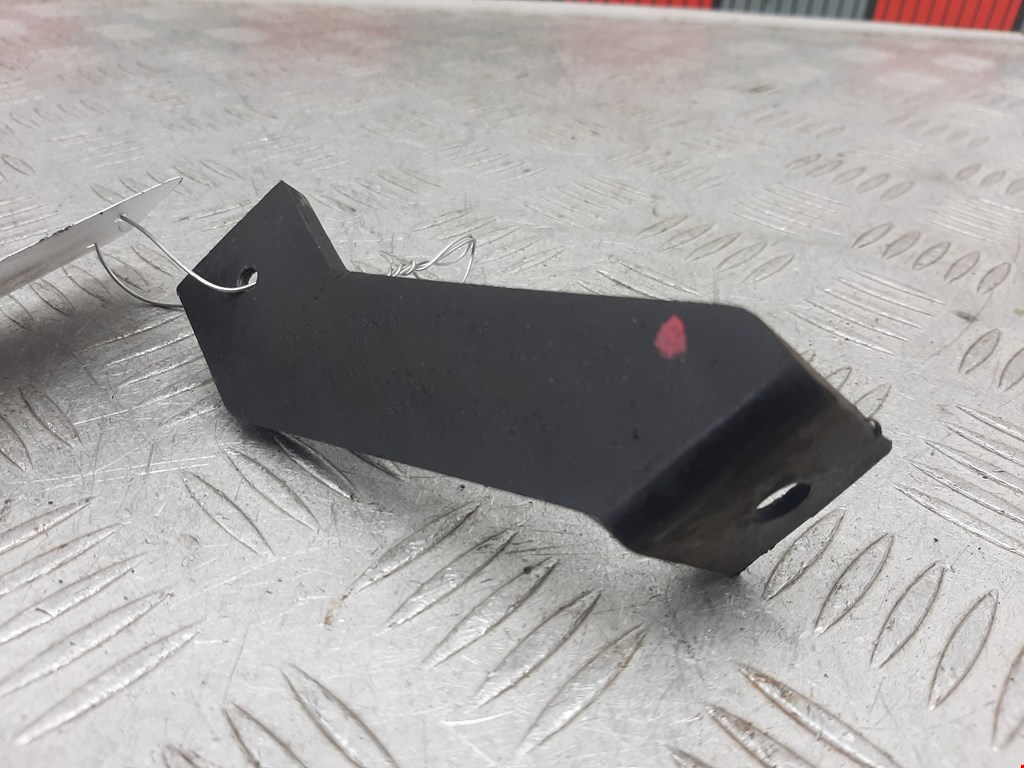 Кронштейн заднего бампера левый правый HYUNDAI i40 2011-2019