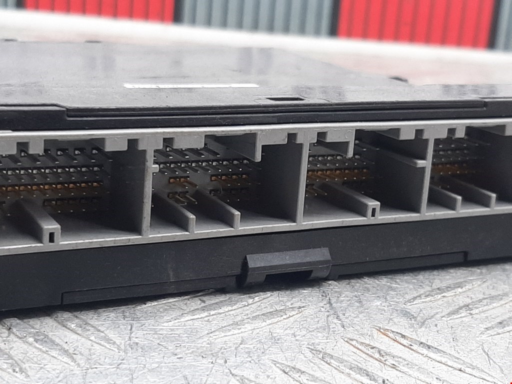 Блок управления двигателя (ЭБУ) TOYOTA Prius III XW30 2009-2015