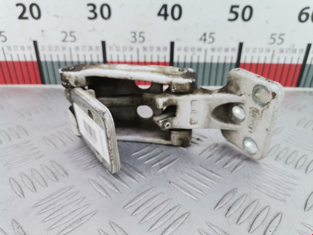 Петля двери распашной Mercedes Sprinter 2 (W906) (2006-2016)