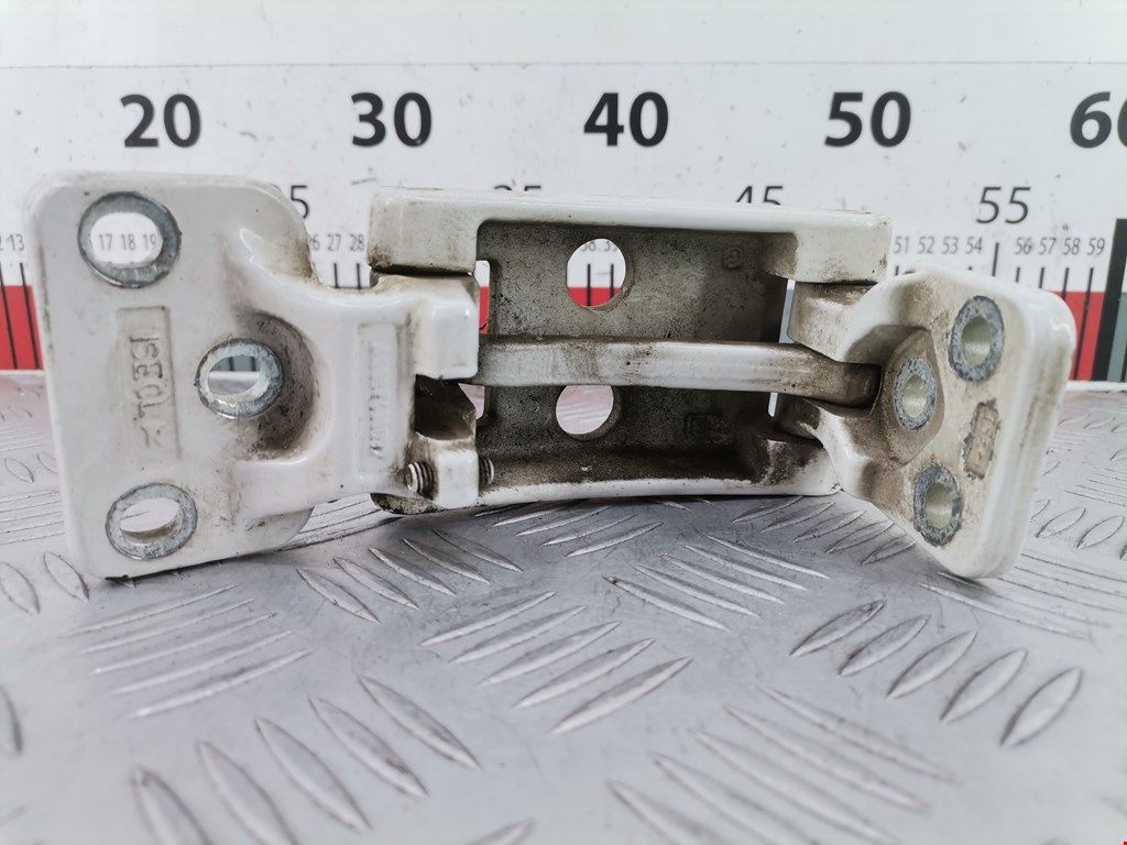 Петля двери распашной Mercedes Sprinter 2 (W906) (2006-2016)